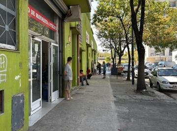 Local comercial , Pompeya · Supermercado Funcionando Unico en La Zona y Locales con Depósito Zona Procrear