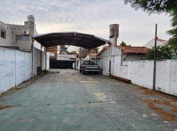 Bodega-Galpón · 600m² · 2 Dormitorios · 1 Cochera · Nave Industrial en Calle Zapiola