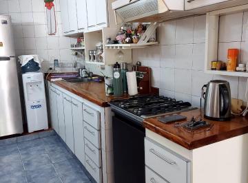 Casa de 4 ambientes, Hurlingham · Hermosa Casa a Dos Cuadras de Estación F. Urquiza. Hurlingham!