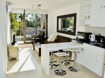 Departamento · 42m² · 2 Ambientes · Venta Apartamento de 1 Dormitorio y Medio con Amenities Punta del Este