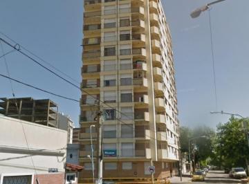 Departamento · 73m² · 4 Ambientes · Departamento de 4 Ambientes Al Frente, Excelente Vista. Centro de Lanus.