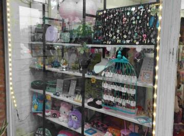 LOCAL COMERCIAL EN GALERIA HAEDO CENTRO · Local Comercial en Galeria Haedo Centro