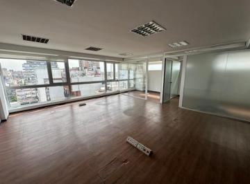 Oficina comercial · 68m² · Alquiler Oficina Libertador 6680 - 75 m². C/divisiones y 1coch Impecable