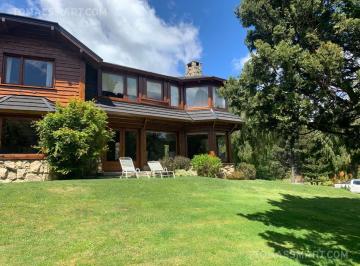 Casa · 400m² · 5 Ambientes · 2 Cocheras · Casa - Arelauquen