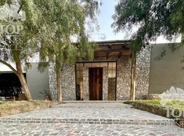 Casa · 160m² · 5 Ambientes · 2 Cocheras · Casa en Venta en San Matias