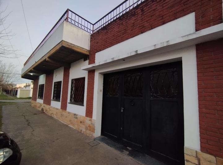 Casa · 100m² · 3 Ambientes · 1 Cochera