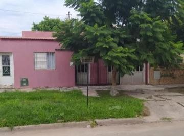 Casa · 186m² · 4 Ambientes · 1 Cochera · Casa en Santoto