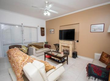 Casa · 262m² · 5 Ambientes · 1 Cochera · Casa - Santa Fe - Guadalupe