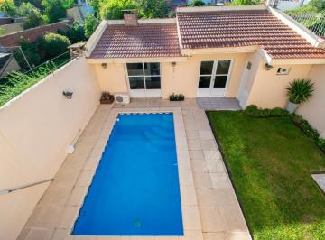 Casa · 262m² · 5 Ambientes · 1 Cochera · Casa - Santa Fe - Guadalupe