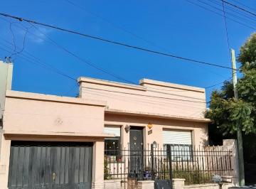 Casa de 4 ambientes, Tandil · Casa en Venta de 3 Dorm. C/ Cochera en Tandil