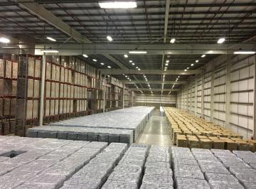 Agustin Mieres Negocios Inmobiliarios · Nave / Bodega 13.000 C/racks - Malvinas Argentinas