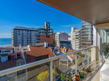 Departamento · 110m² · 4 Ambientes · 1 Cochera · Departamento en El Exclusivo Barrio Playa Grande.