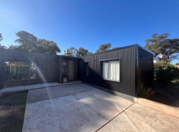 Casa de 4 ambientes, Mar del Plata · Moderna Casa 4 Ambientes en Los Acantilados