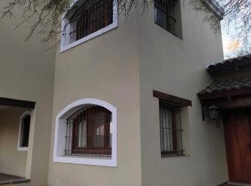 Casa de 14 ambientes, Córdoba · Casa - La Carolina - Cuatro Dorm. - Parque - Pileta