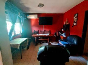 Casa · 75m² · 4 Ambientes · 1 Cochera · Casa en Roque Saenz Peña