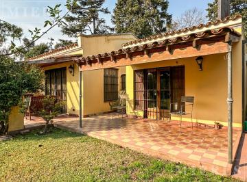 Casa · 239m² · 6 Ambientes · 5 Cocheras · Excelente Casa en Venta en Don Torcuato