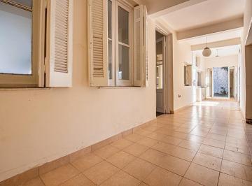 PH · 192m² · 4 Ambientes · PH con Patio y Jardín en Saavedra