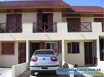 Casa · 1m² · 3 Dormitorios · 1 Cochera · Excelente Dúplex Amueblado en Mar del Tuyú a 30 m de La Playa