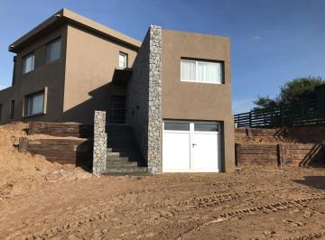 Casa · 185m² · 5 Ambientes · 1 Cochera · Casa en Venta en Costa Esmeralda, Barrio Golf I