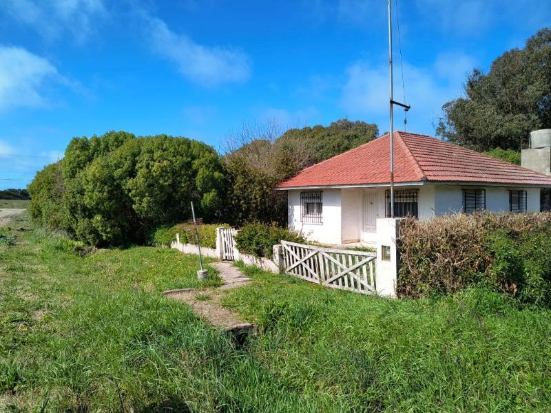 Casa 3 ambientes con garage y dependencia en Playa Los Lobos
