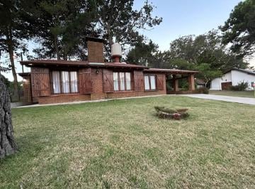 Casa de 3 ambientes, Valeria del Mar · Casa en Esquina con Lote Unificado