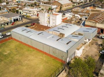Bodega-Galpón · 1760m² · Galpon con Oficinas en Venta Sobre Boulevard Segui