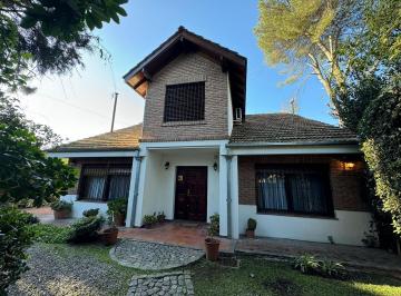 Casa · 220m² · 4 Ambientes · 2 Cocheras · Venta Excelente Casa Bella Vista