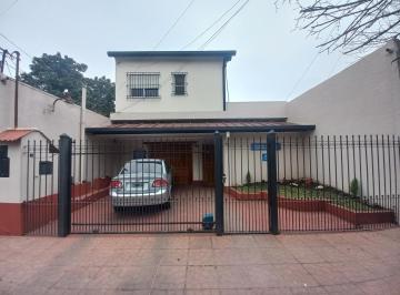 Casa · 235m² · 3 Ambientes · 2 Cocheras · Inmueble Comercial o Vivienda en Banfield