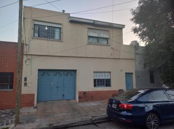 Casa · 180m² · 7 Ambientes · 2 Cocheras · Casa Multifamiliar 200 m - 3 PH en Block - Villa Martelli - Vende