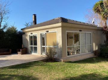 Casa · 365m² · 4 Dormitorios · 1 Cochera · Viamonte - Viamonte 4009