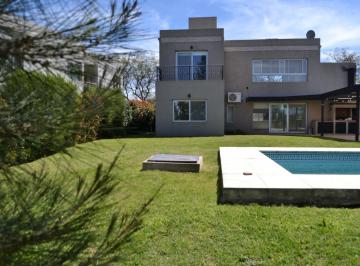 Casa · 226m² · 6 Ambientes · Casa en Venta en San Isidro Labrador, Villanueva, Tigre.
