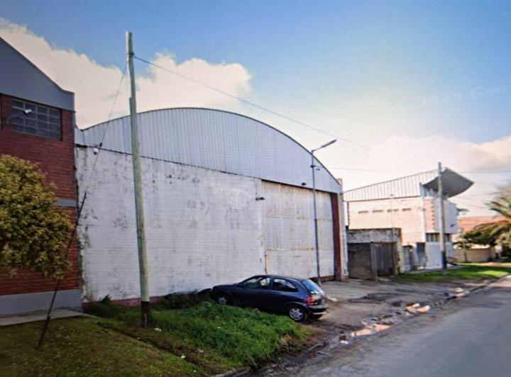 Bodega-Galpón · 1200m² · 7 Cocheras