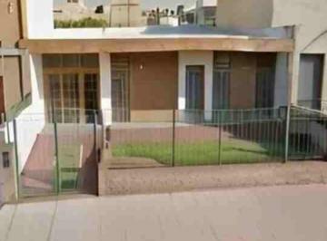 Casa de 6 ambientes, Córdoba · Venta Casa Ayacucho S/ m. de Tineo 3 Dor, Gge, 2 Bñs Patio. Rec/men 50%
