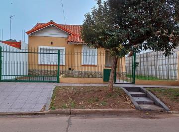 Frente · Casa Tipo Chalet Reciclado a Estrenar de 3 Amb. Financiamiento.
