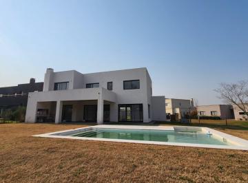 Casa · 262m² · 5 Ambientes · Casa en Venta en Barrio San Matías, Escobar, Zona Norte.