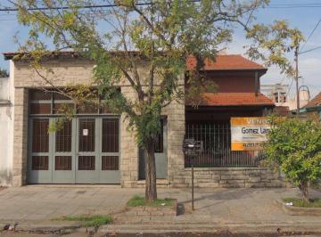 Casa de 4 ambientes, Lanús · Casa en Centro de Escalada - Oportunidad Inversores