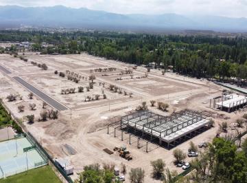 Terreno , Chacras de Coria · Lotes en Barrio Terruños de Brown