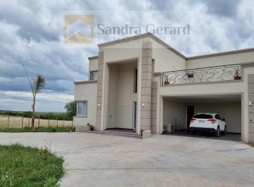Casa de 4 ambientes, San Pedro · Casa - San Pedro - de Arquitectura Moderna y Maravillosa Vista del Río