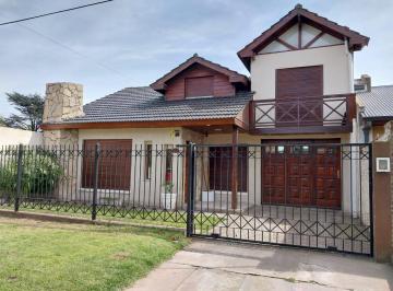 Casa de 4 ambientes, Miramar · Excelente Chalet en Miramar