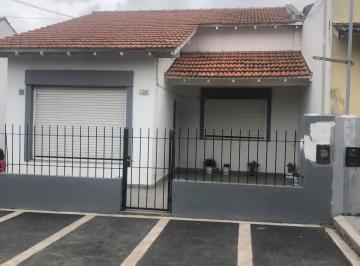 Casa de 3 ambientes, Miramar · Casa con Departamento en Zona de Todo El Año, Calle 42 y 31