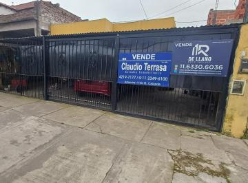 Casa de 4 ambientes, Almirante Brown · Casa 4 Ambientes con Fondo + 2 Propiedades a Terminar, en Rafael Calzada.