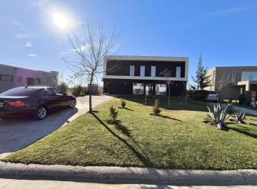 Casa · 209m² · 4 Ambientes · Venta Casa a La Laguna Area 7 San Sebastian
