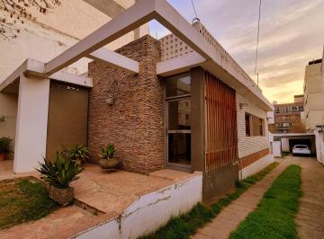 Casa de 5 ambientes, Villa Carlos Paz · Carlos Paz - Centro - en Una Planta - 3 Dorm - Oficina