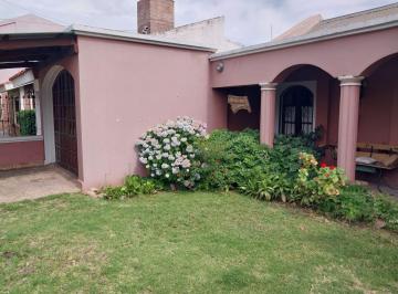 Casa de 9 ambientes, Jesús María · Venta Casa - Calle Neuquén N° 1.557 Jesus Maria