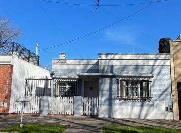 Casa · 106m² · 3 Ambientes · Casa Chalet en Venta en Lomas de Zamora, G. B. a. Zona Sur, Argentina