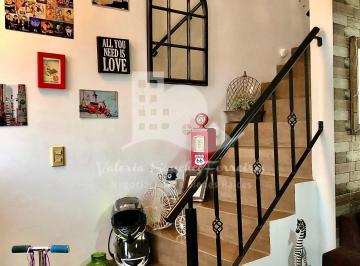 Casa · 76m² · 3 Ambientes · 1 Cochera · Duplex en Venta en Quilmes Este con Cochera Techada