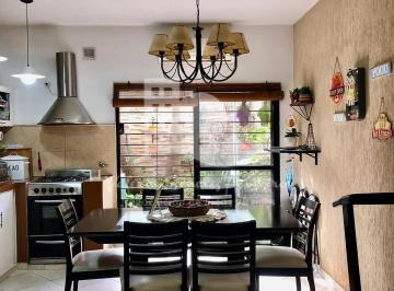 Casa de 3 ambientes, Quilmes · Duplex en Venta en Quilmes Este con Cochera Techada