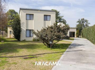 RRA-RRA-1153_2 · Casa en Venta en La Martona