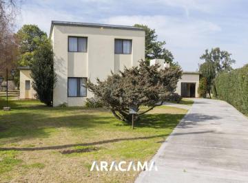 RRA-RRA-1153_2 · Casa en Venta en La Martona