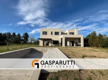 Casa de 4 ambientes, Escobar · Casa en Venta a La Laguna con Pileta, 3 Dorm. San Matías!